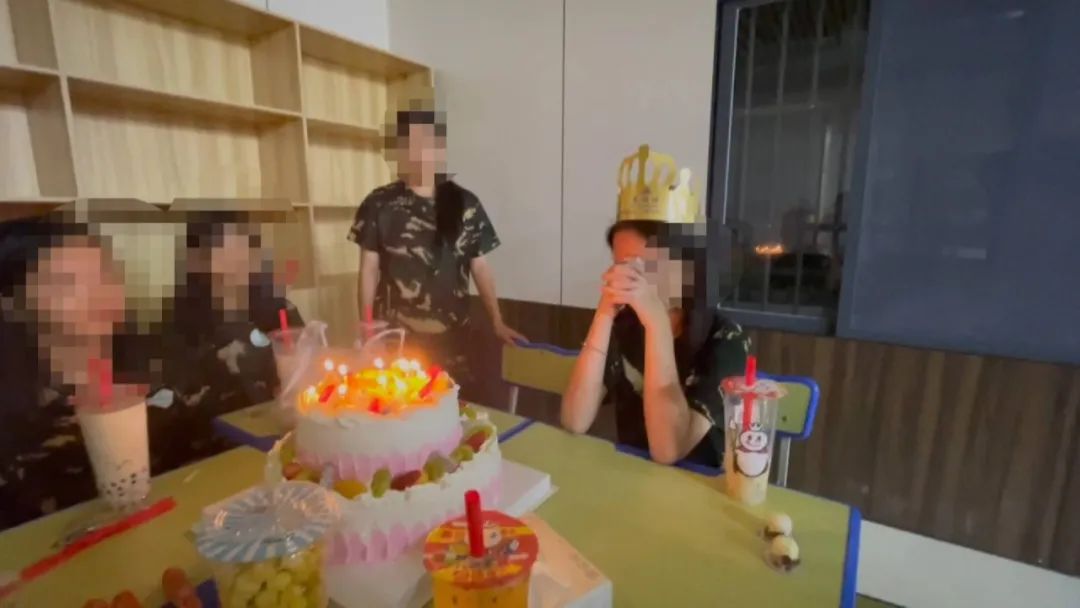 未成年人游戏充值风险_预防未成年人沉迷网络游戏_游戏 专题栏目