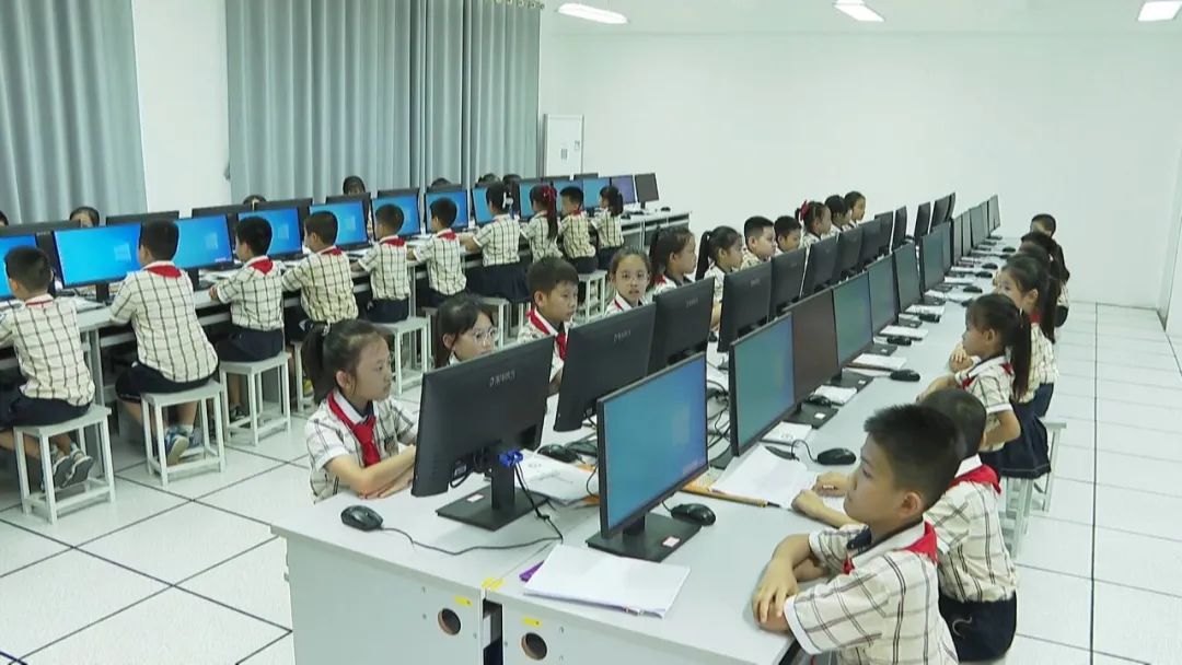 未成年人游戏充值风险_预防未成年人沉迷网络游戏_游戏 专题栏目