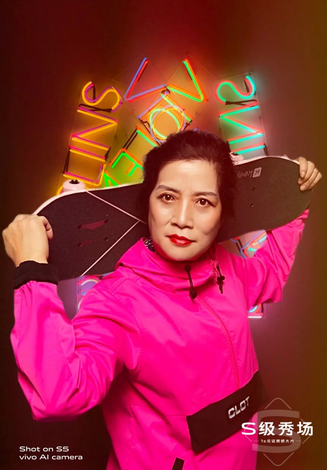 换衣服照片下载软件手机怎么弄_能换衣服的手机p图软件_手机照片换衣服的软件下载