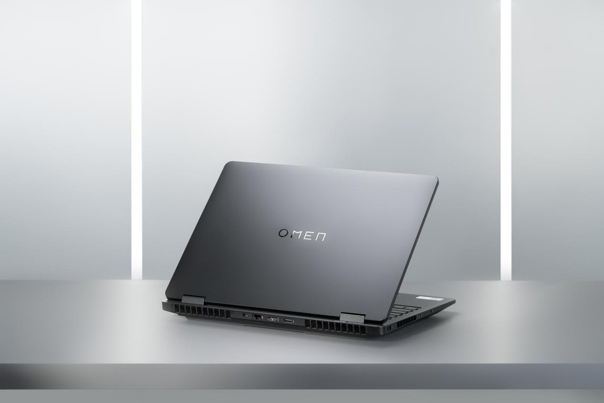 暗影精灵11锐龙版 AMD锐龙9 8945HX RTX 5060 240Hz高刷屏 _暗影精灵11锐龙版 2.3kg轻薄全能游戏本 _能玩网络游戏的笔记本