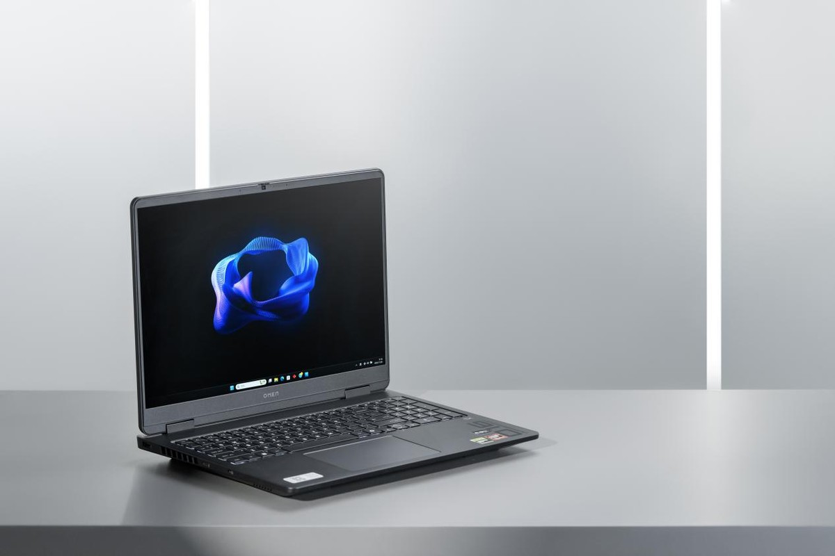 能玩网络游戏的笔记本_ 暗影精灵11锐龙版 AMD锐龙9 8945HX RTX 5060 240Hz高刷屏 _暗影精灵11锐龙版 2.3kg轻薄全能游戏本