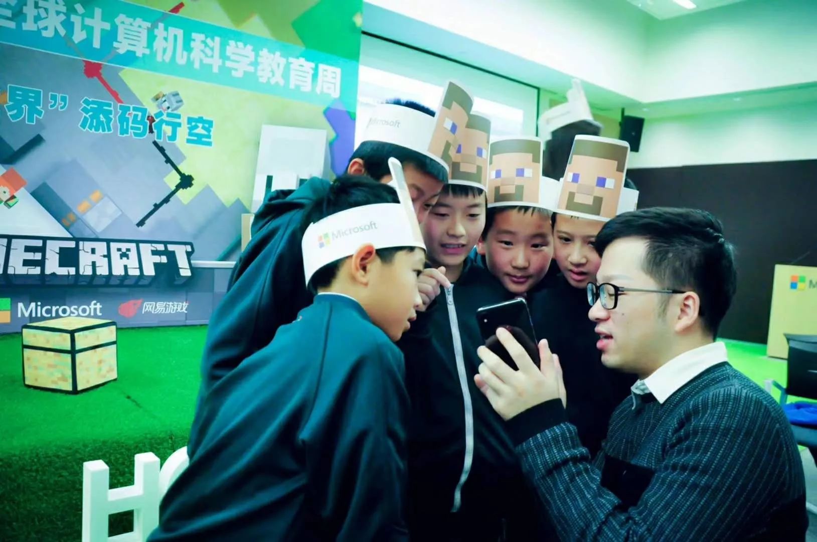 我的世界现实版在线玩_我的世界 编程一小时 教育游戏