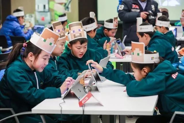 我的世界 编程一小时 教育游戏_我的世界现实版在线玩