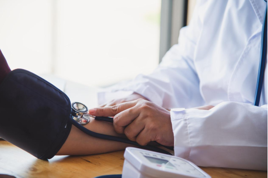 听诊器的历史发展_医生如何用听诊器诊断疾病_听诊器原理生活应用