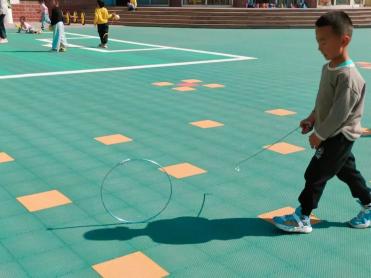 大班民间游戏专题_碱柜幼儿园民间体育游戏_传承民间体育游戏活动