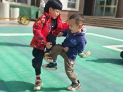 大班民间游戏专题_传承民间体育游戏活动_碱柜幼儿园民间体育游戏