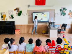 碱柜幼儿园民间体育游戏_大班民间游戏专题_传承民间体育游戏活动