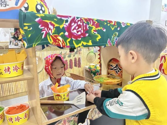 幼儿园游戏观摩评析_幼儿园区域游戏指导_小班游戏专题小结