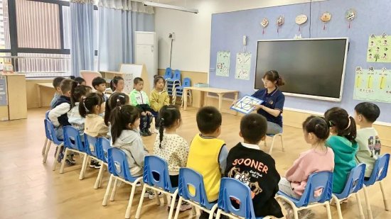 幼儿园游戏观摩评析_小班游戏专题小结_幼儿园区域游戏指导