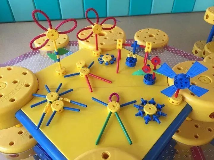 小班游戏专题小结_幼儿园结构游戏问题_结构游戏材料不丰富