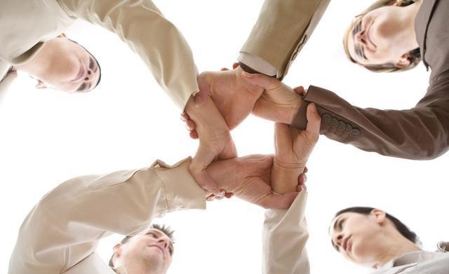 借助人脉实现个人成长与事业拓展_社交圈子扩展人脉的重要性_人脉圈子个人成长强大