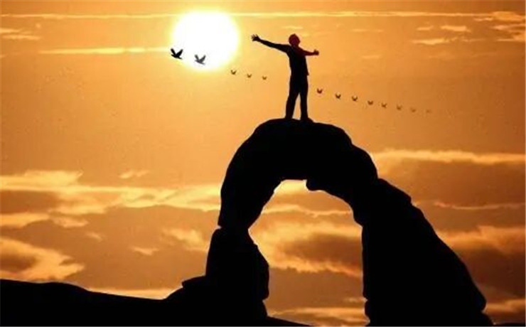 人脉圈子个人成长强大_借助人脉实现个人成长与事业拓展_社交圈子扩展人脉的重要性