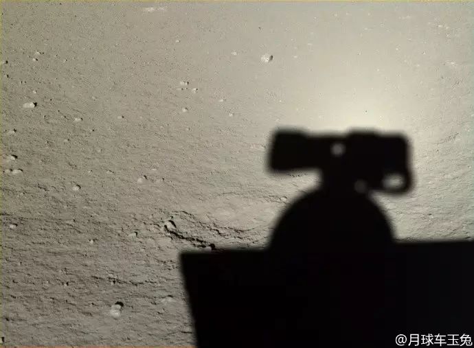 玉兔号月球车 微博_月球玉兔二号的照片_月球车玉兔的微博谁发的